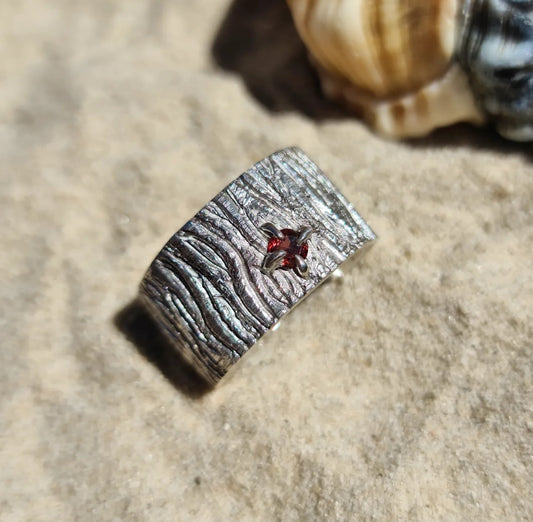 Woodgrain Silver Ring with Natural  Red Garnet (9 1/4)