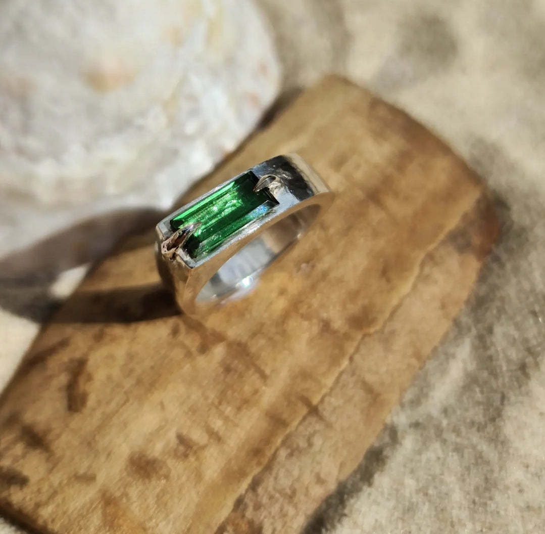 Tourmaline Kelp Green Signet (7 3/4)